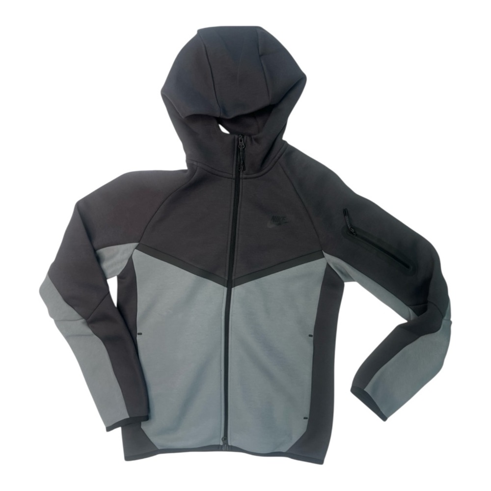 Sz Various Nike Tech Fleece Full-Zip Windrunner Hoodie
Men's - Picture 2 of 6